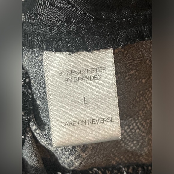 New York & Company Stretch Black and White Patterned Pants - Picture 5 of 7